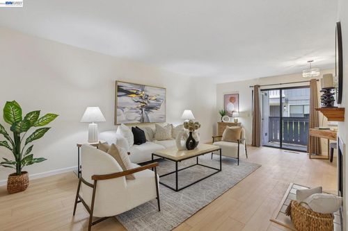 39743 Bissy Cmn, Fremont, CA, 94538-2148 | Card Image