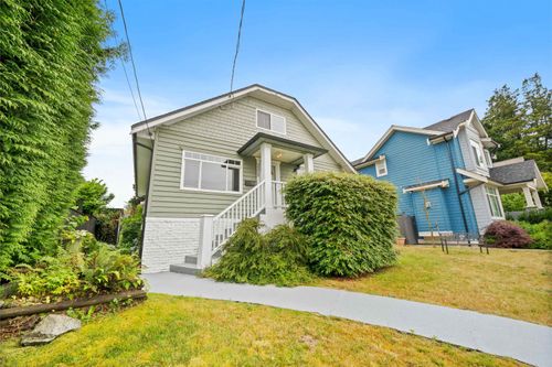 221 Richmond St, New Westminster, BC, V3L4B5 | Card Image