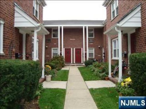 715 Broad Ave, Ridgefield, NJ, 07657-1635 | Card Image