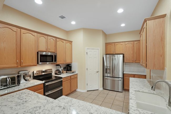 213 S Buffalo Pass, House other with 3 bedrooms, 2 bathrooms and 6 parking in Georgetown TX | Image 13