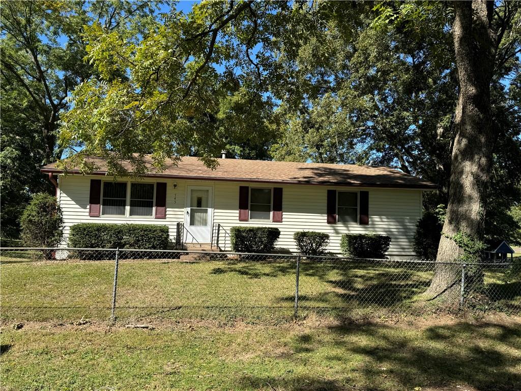 Crane Ln, Lexington, MO 64067