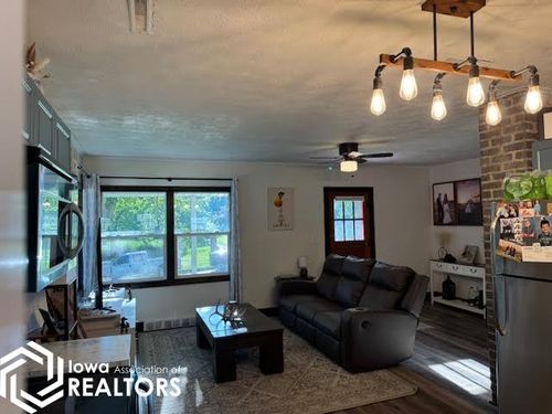 1101 Central Ave, Bedford, IA, 50833-1109 | Card Image