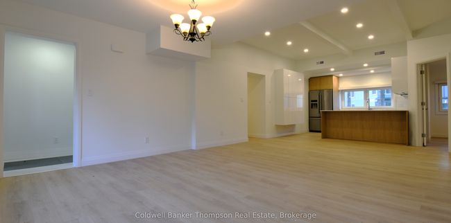 1 - 58 Florence St W, Home with 3 bedrooms, 2 bathrooms and 3 parking in Huntsville ON | Image 5