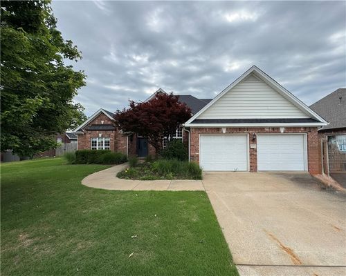 407 Lyndal Ln, Bentonville, AR, 72712-9423 | Card Image