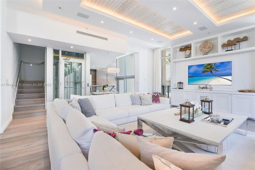 unit-1-9501 Collins Ave, Surfside, FL, 33154-2686 | Card Image
