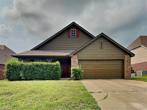 3914 W 108th Street S, Jenks, OK, 74037 | Card Image