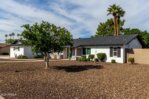 3444 E Camelback Rd, Phoenix, AZ, 85018-2402 | Card Image