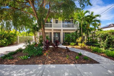 1690 Arlington Street, House other with 4 bedrooms, 4 bathrooms and null parking in Sarasota FL | Image 1