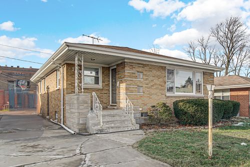 712 May St, Calumet City, IL, 60409-4426 | Card Image