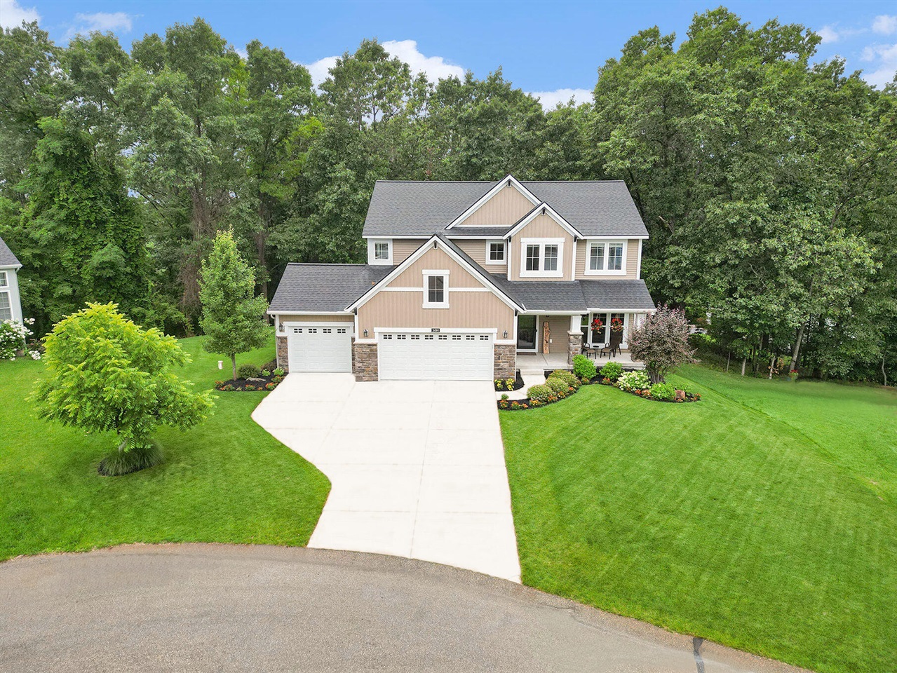 Jules Lillian Dr, Grand Rapids, MI 49525