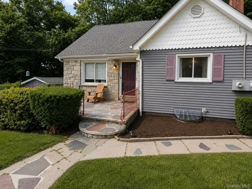 30 Lakeview Ter, Mahopac, NY, 10541-1639 | Card Image