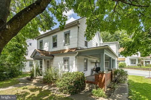 105 W Main St, LEOLA, PA, 17540-1731 | Card Image