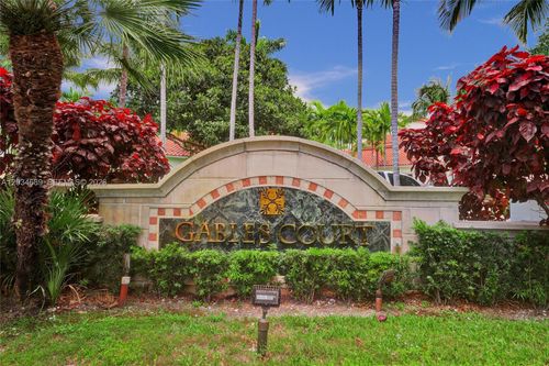 305-6841 Sw 44th St, Miami, FL, 33155-4795 | Card Image