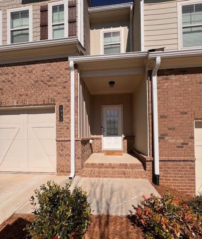 1935 Manor Pointe Dr, Condo with 3 bedrooms, 3 bathrooms and null parking in Cumming GA | Image 5