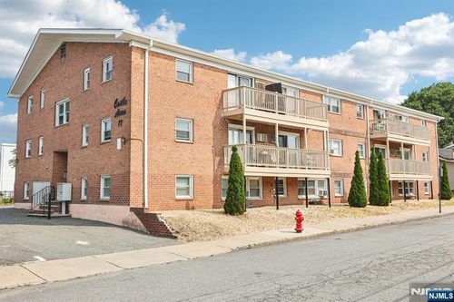 17 Cuozzo St, Belleville, NJ, 07109-4218 | Card Image