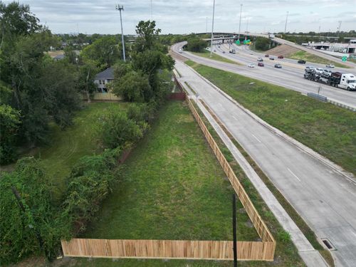 000 Leffingwell St, Houston, TX, 77026 | Card Image