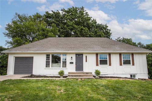 8812 E 54th St, Raytown, MO, 64133-2706 | Card Image