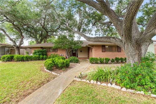 3540 Pecan St, Corpus Christi, TX, 78411-3233 | Card Image