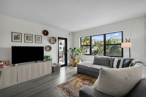 302-1000 River Reach Dr, Fort Lauderdale, FL, 33315-1127 | Card Image