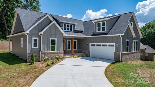 3733 Whitney Dr Ne, Hickory, NC, 28601-9741 | Card Image