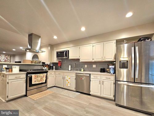 7823 Painted Daisy Dr, SPRINGFIELD, VA, 22152-3850 | Card Image