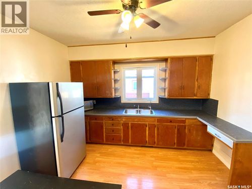 505 2nd St, Estevan, SK, S4A0K6 | Card Image