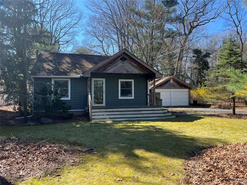 76 Mount Pleasant Rd, Smithtown, NY, 11787-4815 | Card Image