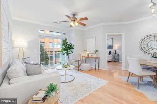 5-207-2055 26th St S, ARLINGTON, VA, 22206-2888 | Card Image