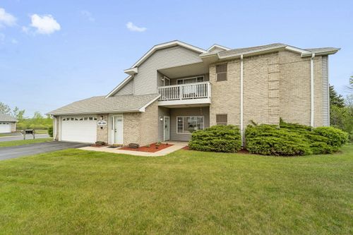 6884 S Rolling Meadows Ct, Oak Creek, WI, 53154-1675 | Card Image