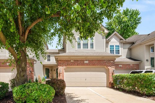1221 Oakleaf Ct, Aurora, IL, 60506-1674 | Card Image