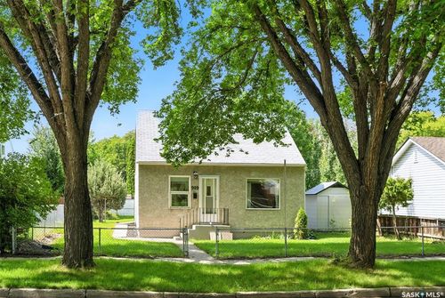 909 Av I N, Saskatoon, SK, S7L2H4 | Card Image