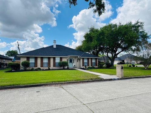 7095 Glen Willow Dr, Beaumont, TX, 77706-4113 | Card Image