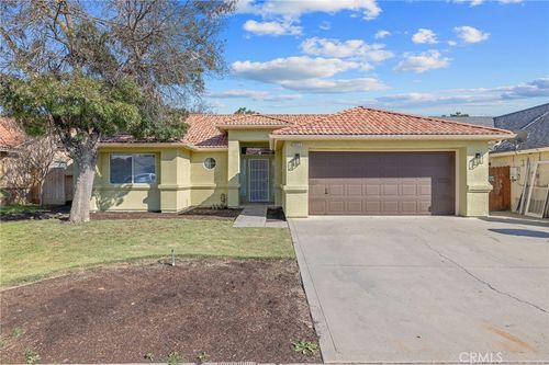 2411 Cottonwood Dr, Hanford, CA, 93230-7246 | Card Image