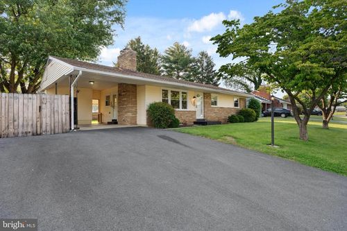 11906 Iroquois Ave, SMITHSBURG, MD, 21783-2027 | Card Image