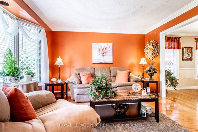 31 Rollins Dr, House other with 3 bedrooms, 2 bathrooms and 2 parking in Welland ON | Image 11