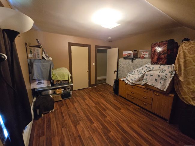 Bedroom Unit 1 | Image 11