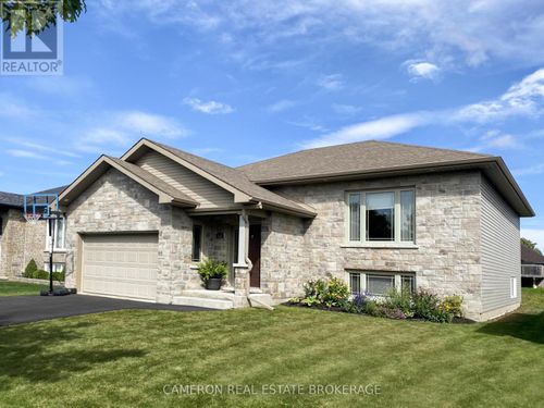 3247 Northdale Dr, Cornwall, ON, K6K0A5 | Card Image