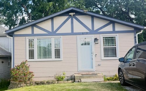 613 Oakwood Dr, Round Lake Beach, IL, 60073-1739 | Card Image