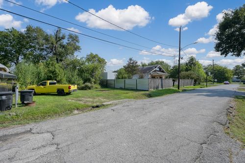 7223 Tilgham St, Houston, TX, 77020-7645 | Card Image