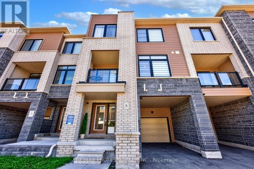 5 Delano Way, Newmarket (Woodland Hill), ON, L3X0L1 | Card Image