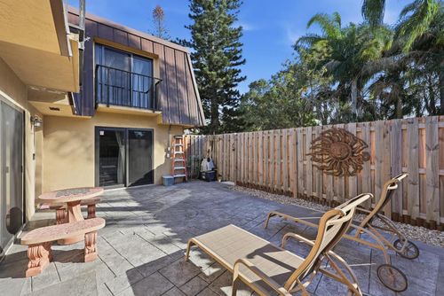 220-5804 Se Windsong Ln, Stuart, FL, 34997-8209 | Card Image