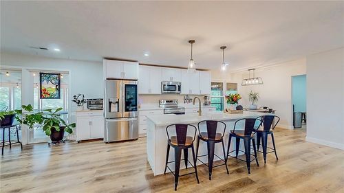 735 Brush Creek Rd, Springdale, AR, 72762-9420 | Card Image