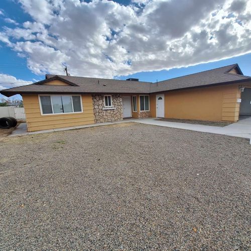 1727 S Pendergast Ave, Yuma, AZ, 85364-5118 | Card Image