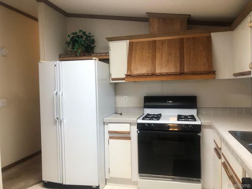 614 Spruce Ct, Jonesville, MI, 49250-9451 | Card Image