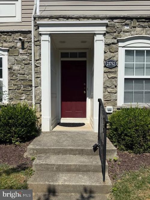 21752 Ascot Ct, ASHBURN, VA, 20147-6706 | Card Image