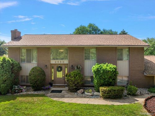 2933 Bullard Rd, Hartland, MI, 48353-3011 | Card Image