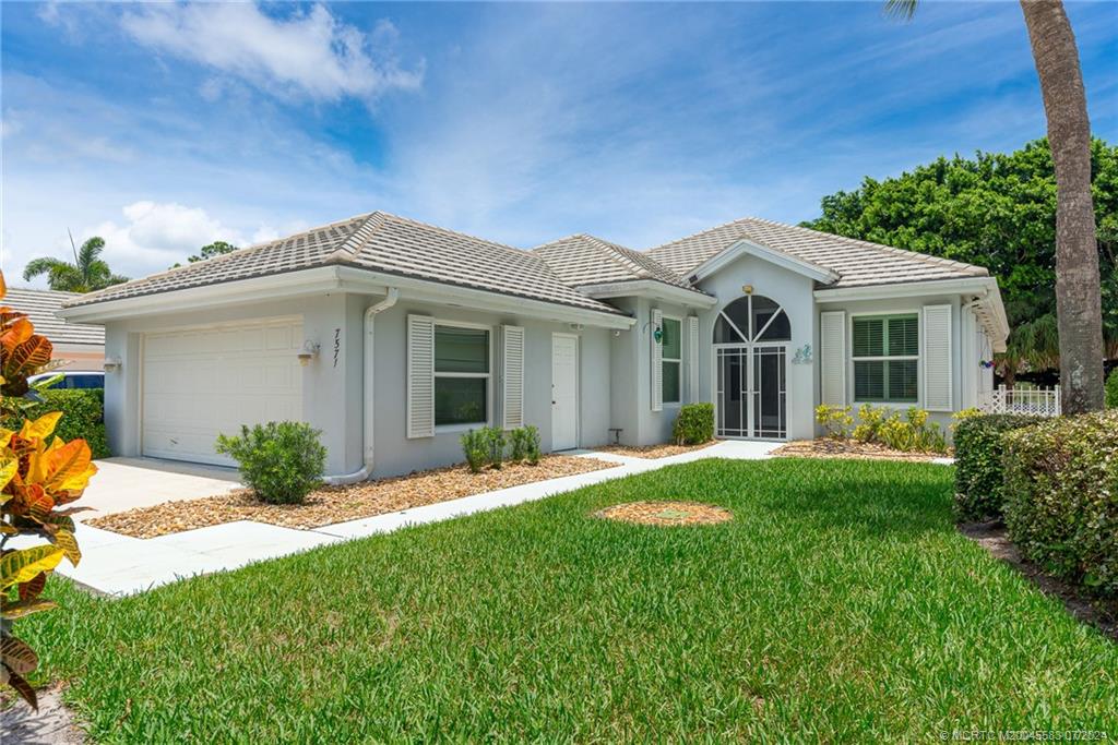 Bay Cedar Cir, Hobe Sound, FL 33455
