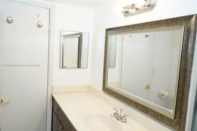 APT-301 - 4215 N University Dr, Condo with 2 bedrooms, 2 bathrooms and null parking in Sunrise FL | Image 25
