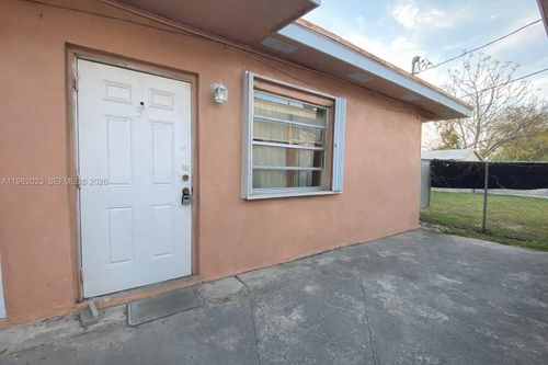 b-520 Sw 6th Ave, Homestead, FL, 33030-7121 | Card Image
