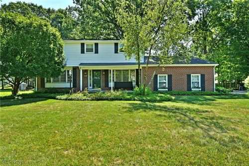 2012 Crestwood Blvd, Youngstown, OH, 44505-1704 | Card Image